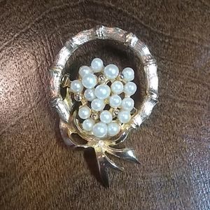 Pearl brooch
